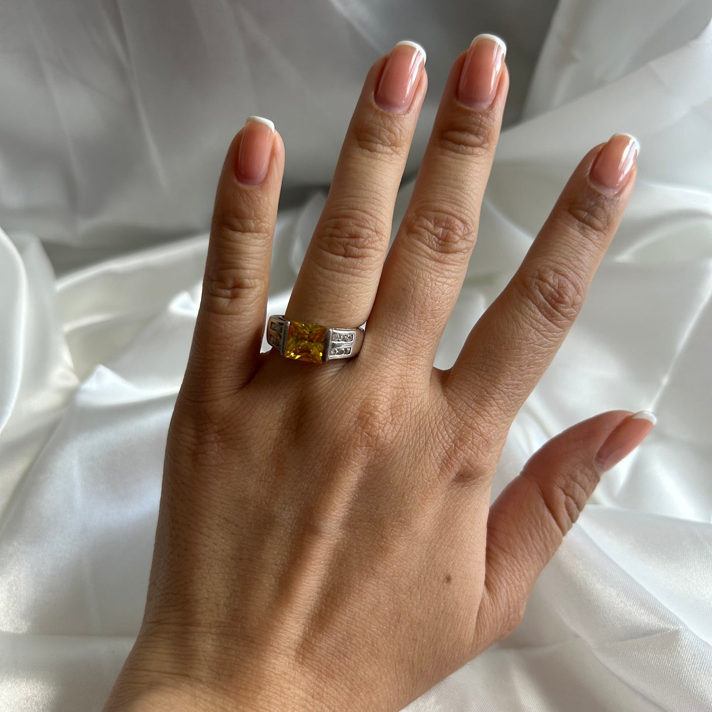 Vintage Sterling Silver Princess Cut Yellow CZ Ring (Size US 6.5)