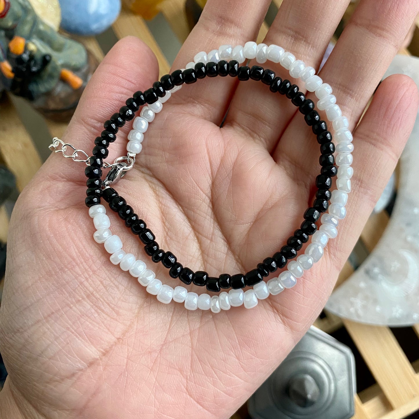 Split Color Beaded Necklace (Black/White)