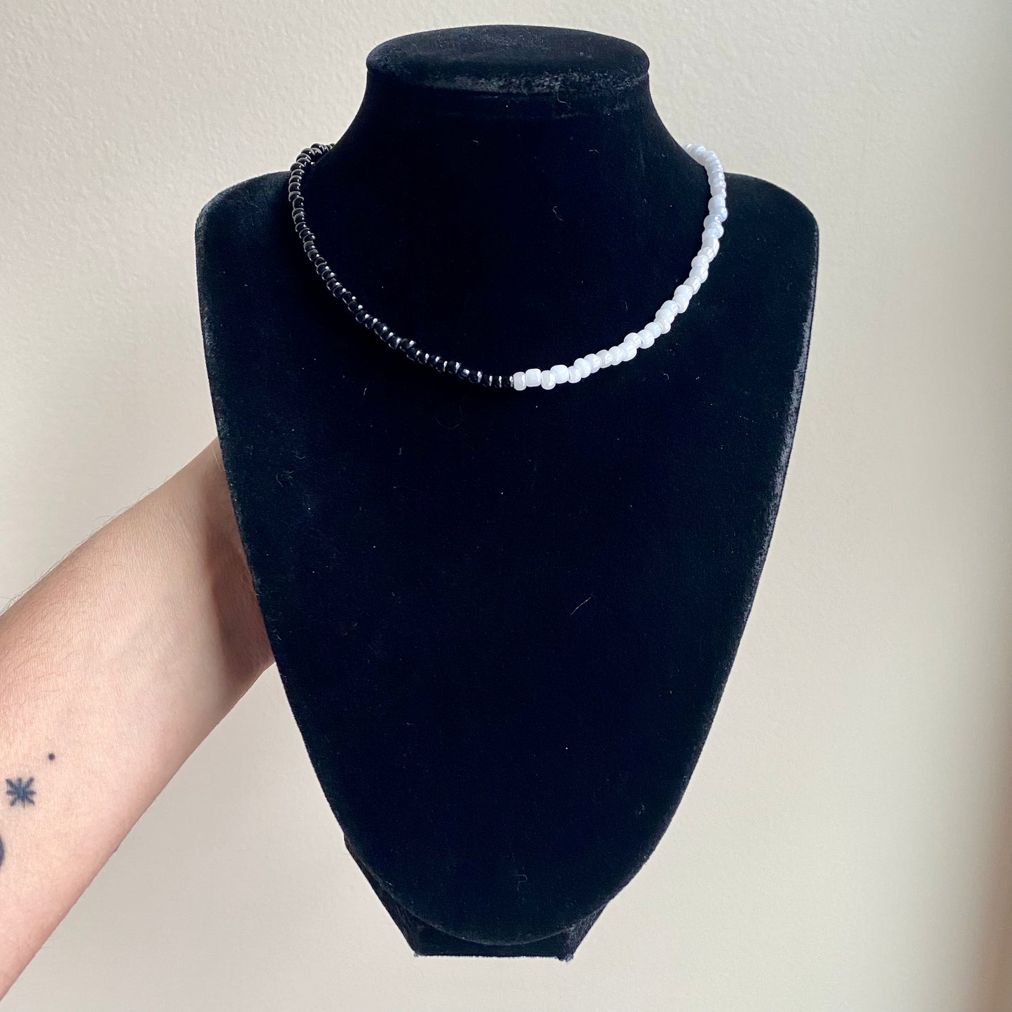 Split Color Beaded Necklace (Black/White)