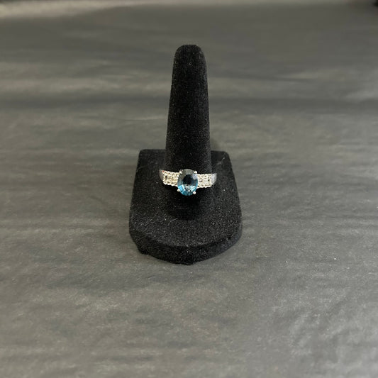 Vintage Blue Topaz CZ Oval Cut Sterling Silver Ring (Size US 8)