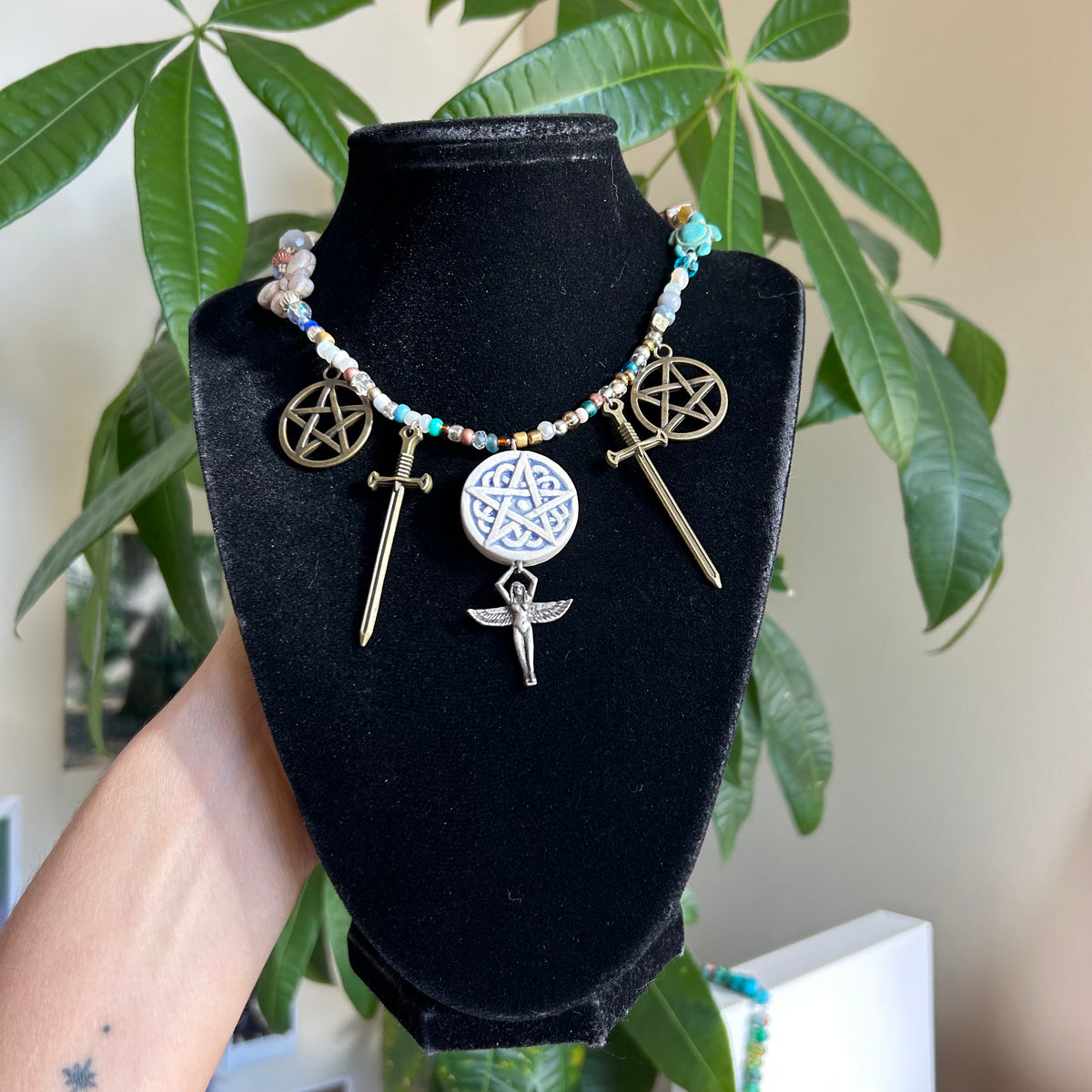 Bead Bucket Necklace | 209