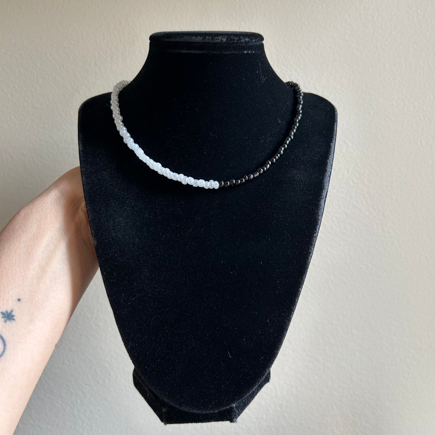 Split Color Beaded Necklace (Black/White)